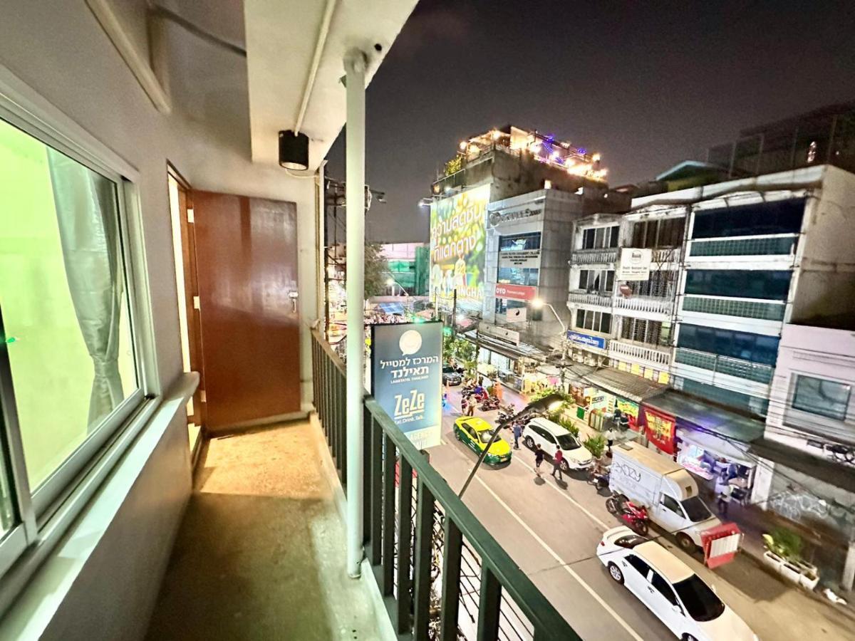 Baan At Khaosan Hostel Bangkok Exterior photo