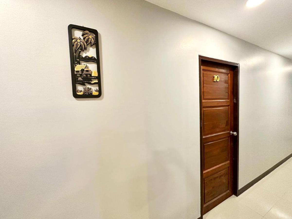 Baan At Khaosan Hostel Bangkok Exterior photo
