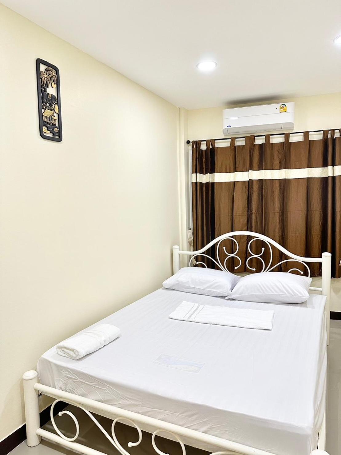 Baan At Khaosan Hostel Bangkok Exterior photo